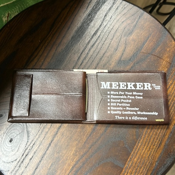 Vintage new dead stock Meeker leather wallet with Buffalo splits - Picture 1 of 5